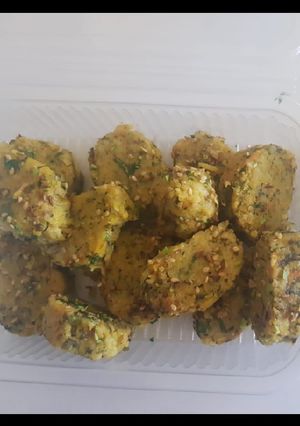 વધેલા ભાત ના મુઠીયા (Leftover Rice Muthia Recipe In Gujarati) રેસીપી મુખ્ય ફોટો