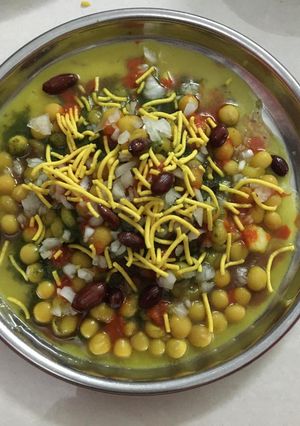 રગડા પેટીસ (Ragda Pattice Recipe In Gujarati) રેસીપી મુખ્ય ફોટો