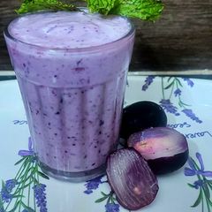 A picture of Jamun Lassi.
