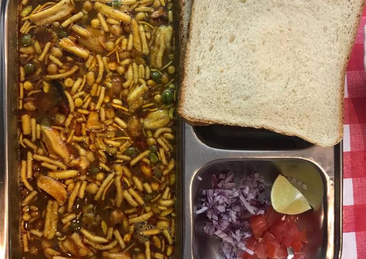 Steps to Prepare Speedy Maharashtrian Food Missal pav
