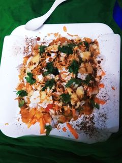 आलू चाट (Aloo chaat recipe in Hindi) रेसिपी मुख्य फोटो