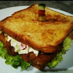 Crispy (leftover) Chicken Patty Sandwich😋🍔 A picture of Crispy (leftover) Chicken Patty Sandwich😋🍔.