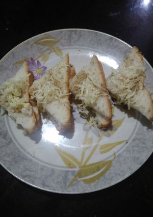 ચીઝ ટોસ્ટ સેન્ડવીચ(Cheese Toast Sandwich Recipe in Gujarati) રેસીપી મુખ્ય ફોટો
