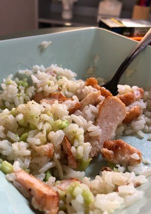 Foto principal de Arroz basmati con pollo, aguacate y queso