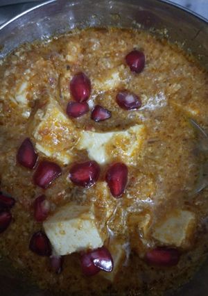 A picture of Shahi paneer.