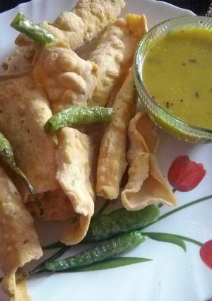 A picture of Fafda.