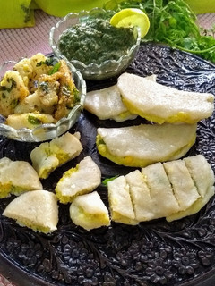 नमकीन पिट्ठा / फरा Namkeen Fara recipe in hindi रेसिपी मुख्य फोटो