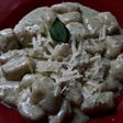 Ñoquis con crema de albahaca y ajo