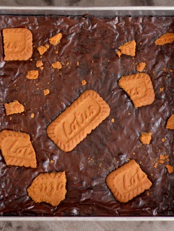 Langkah Gampang Membikin Resep Brownies Panggang Lotus yang Uenak Anti Ribet, Menggugah Selera