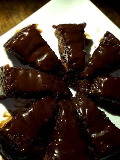 صورة لوصفة 🍫 كيك بصوص الشوكولاتة😋