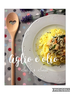 Una foto de Tagliatelle con gambas y gulas