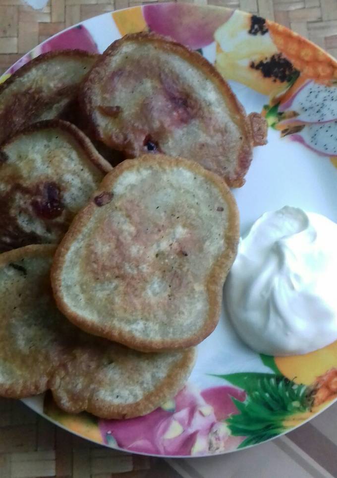 Оладки с вишней