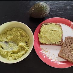 A picture of Avocado tosast.