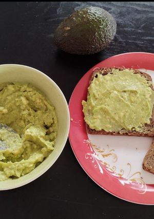 A picture of Avocado tosast.