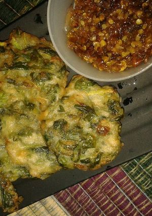 Foto resep Bakwan bayam krispi dan sambal mantaap