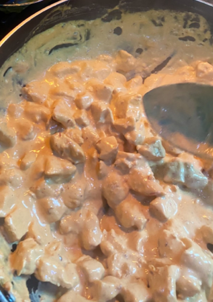 Una foto de Pollo en crema