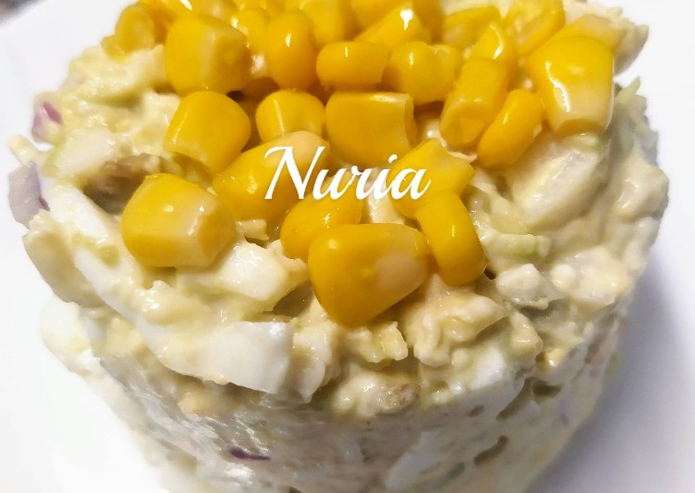 Ensaladilla de aguacate y huevo duro