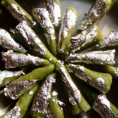 A picture of Kaju pan sweet.