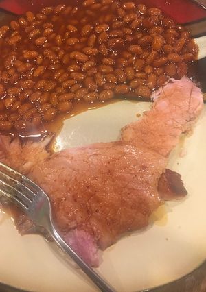 A picture of Raisin sauce for ham.
