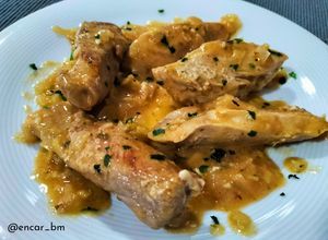 Foto principal de Pollo y secreto ibérico en salsa de sidra