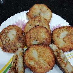 A picture of Kakara Pitha.