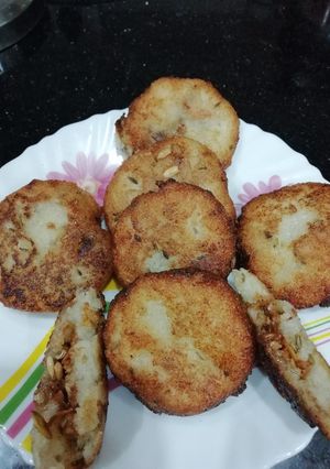A picture of Kakara Pitha.