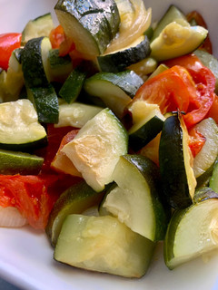 Una foto de Verduras al horno en su jugo al papillote