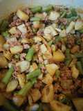 Papas con longaniza y ejotes