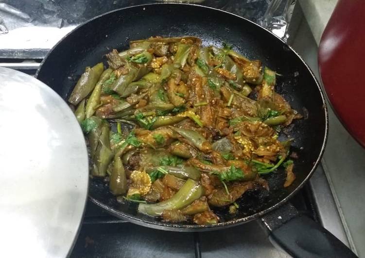 Recipe of Delicious Hyderabadi Harey Baingan Stir Fry