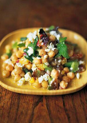 Una foto de Chickpeas salad (ensalada de garbanzos)