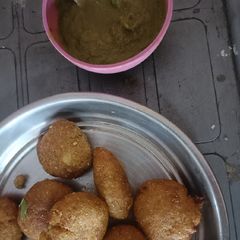 A picture of Aloo ki tikki.