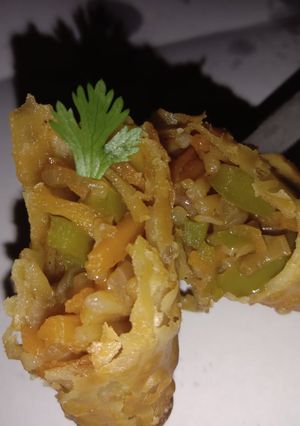 A picture of Spring rolls.