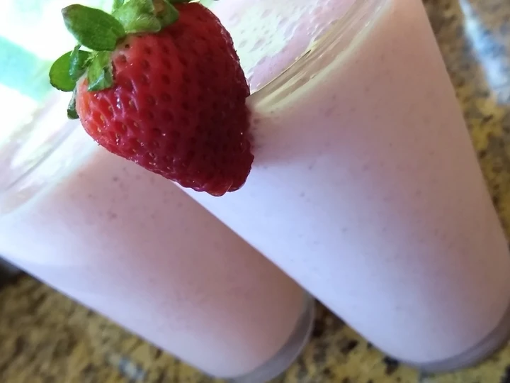 Easy Steps to Prepare Strawberry Orange Smoothie the Can Spoil the Tongue Appealing