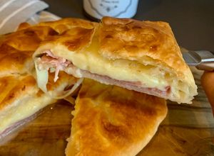 Foto di Torta salata prosciutto cotto e scamorza