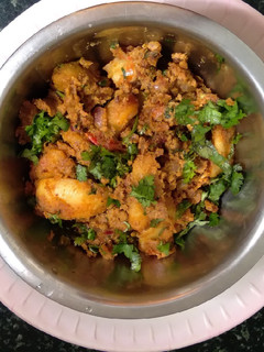 பொட்டேடோ மசாலா (Aloo masala gravy) (Potato masala recipe in tamil) செய்முறை முக்கிய புகைப்படம்