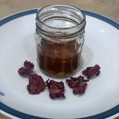 A picture of Rose water🌹🌹.