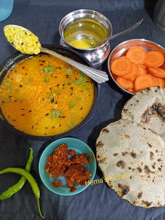 અડદ ની દાળ (Urad Dal Recipe In Gujarati) રેસીપી મુખ્ય ફોટો