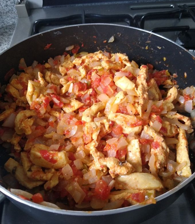 Una foto de Fajitas de Pollo a la mexicana, fácil y rápido