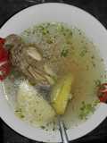Consomé o caldo de pollo Ecuatoriano