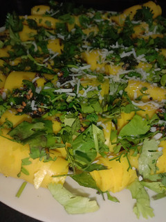 ખાંડવી (khandvi recipe in Gujarati) રેસીપી મુખ્ય ફોટો