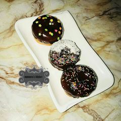 A picture of Glazed doughnut.