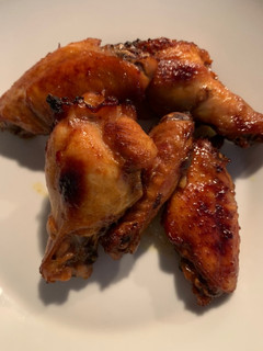 Una foto de Alitas de pollo oriental