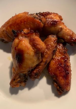 Una foto de Alitas de pollo oriental