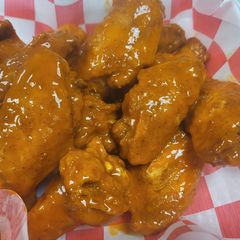 A picture of Spicy jolly buffalo wings.