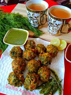 सोया पालक बोंडा (Soya Palak Bonda Recipe In Hindi) रेसिपी मुख्य फोटो