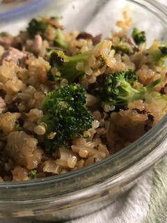 Una foto de Tupper de quinoa con brócoli y ternera, SUPER RAPIDO