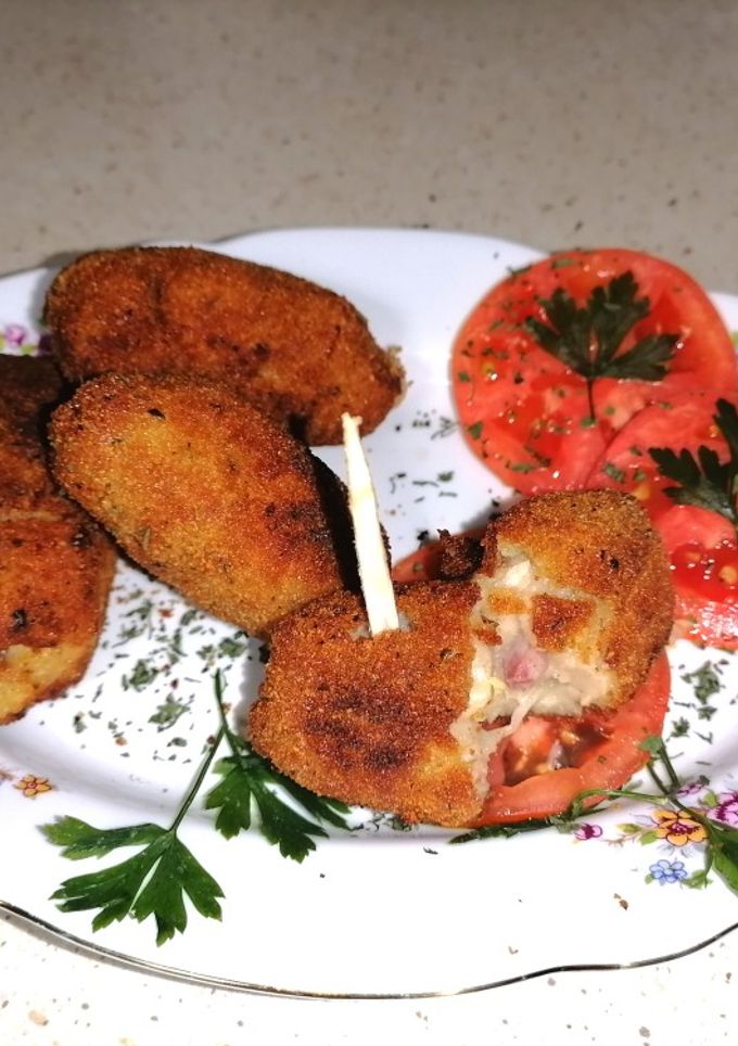 Una foto de Croquetas caseras de pollo y jamón