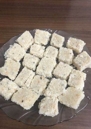 A picture of Cocouut burfi.