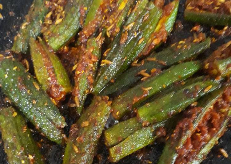 Recipe of Super Quick Homemade Bharwa Bathua Bhindi