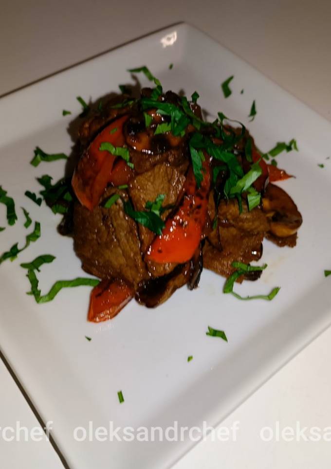 Телятина🥩 з печерицями/Veal with mushrooms